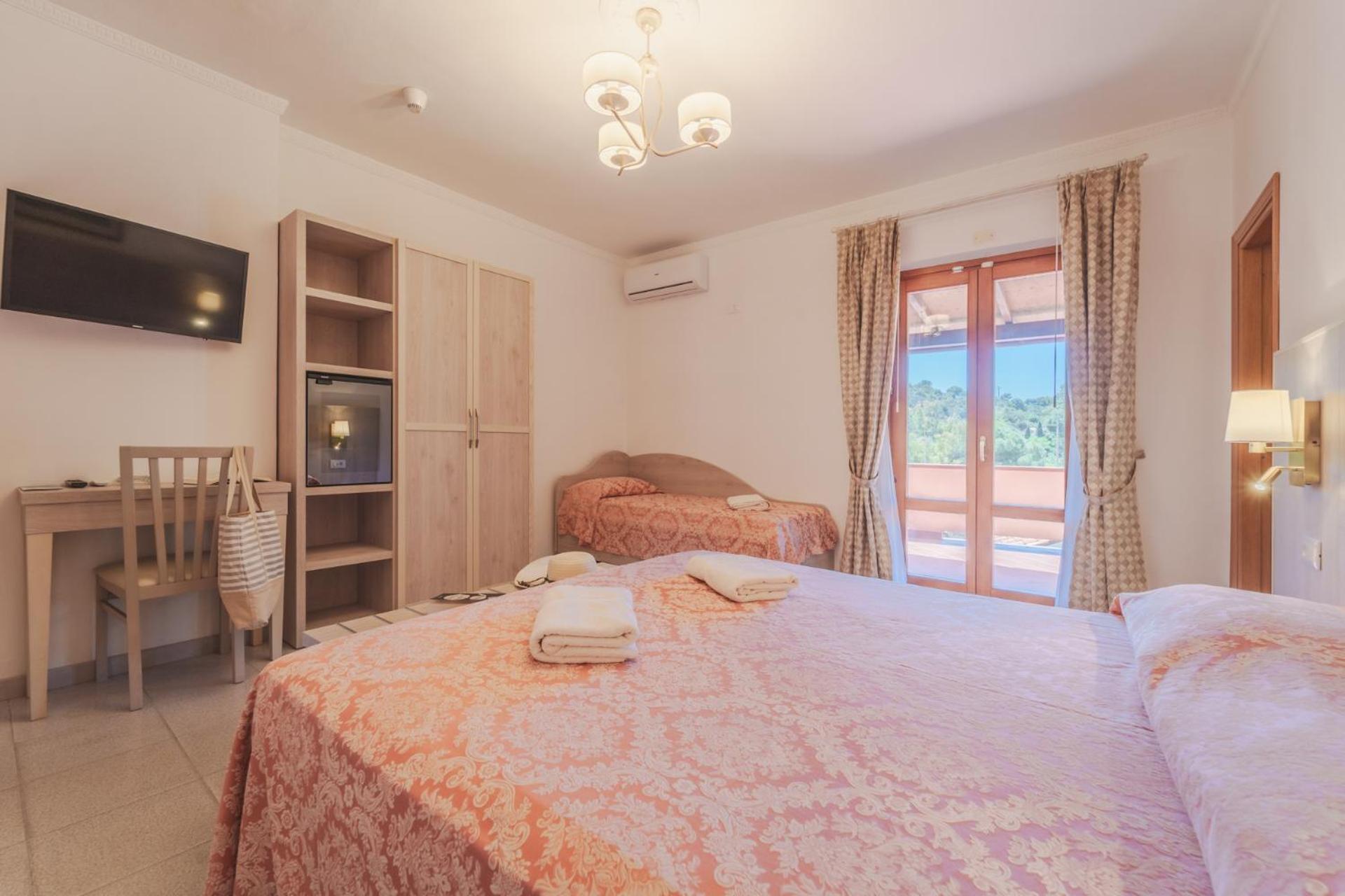 Hotel Lo Scirocco เฟโตวาเยีย ภายนอก รูปภาพ