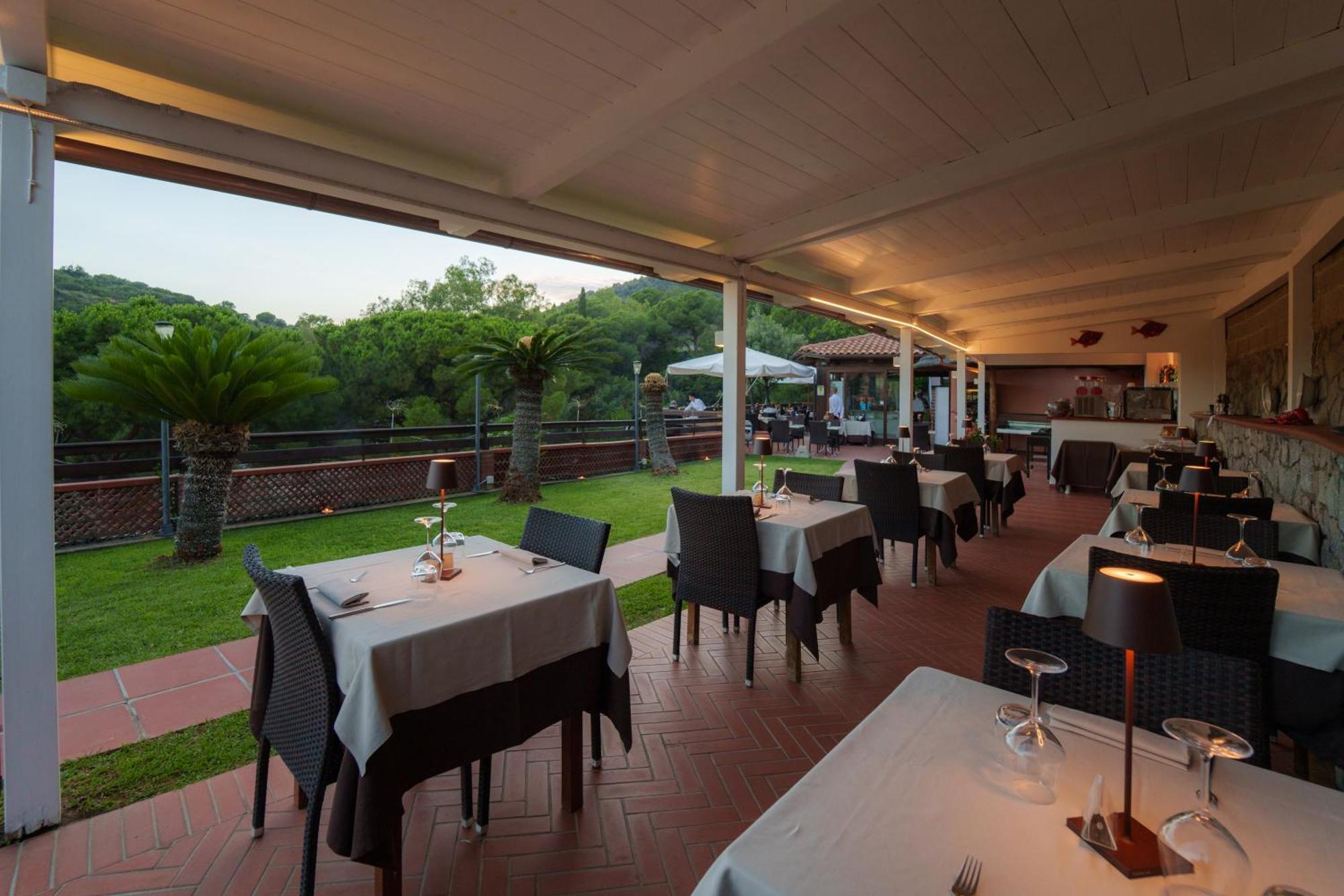 Hotel Lo Scirocco เฟโตวาเยีย ภายนอก รูปภาพ